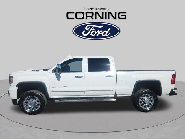 Used 2019 GMC Sierra 2500 Denali w/ Duramax Plus Package AWD/4WD image 2