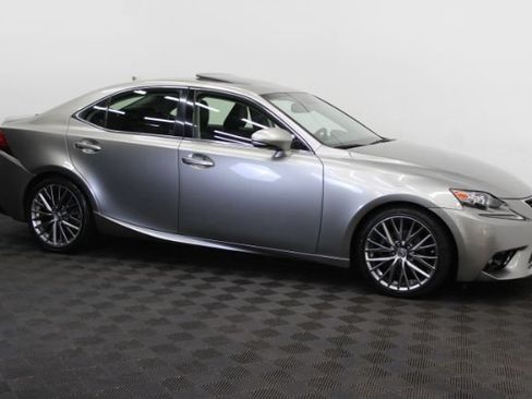 Used 2015 Lexus IS 250 w/ Navigation System Package RWD image 4
