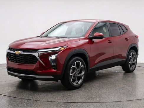 Used 2025 Chevrolet Trax LT w/ LT Convenience Package FWD image 3