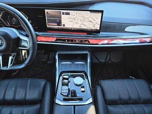 Used 2023 BMW 760i xDrive image 11