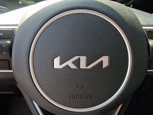 Used 2023 Kia Sportage EX FWD image 17