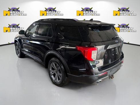 Used 2022 Ford Explorer XLT w/ XLT Sport Appearance Package AWD/4WD image 6