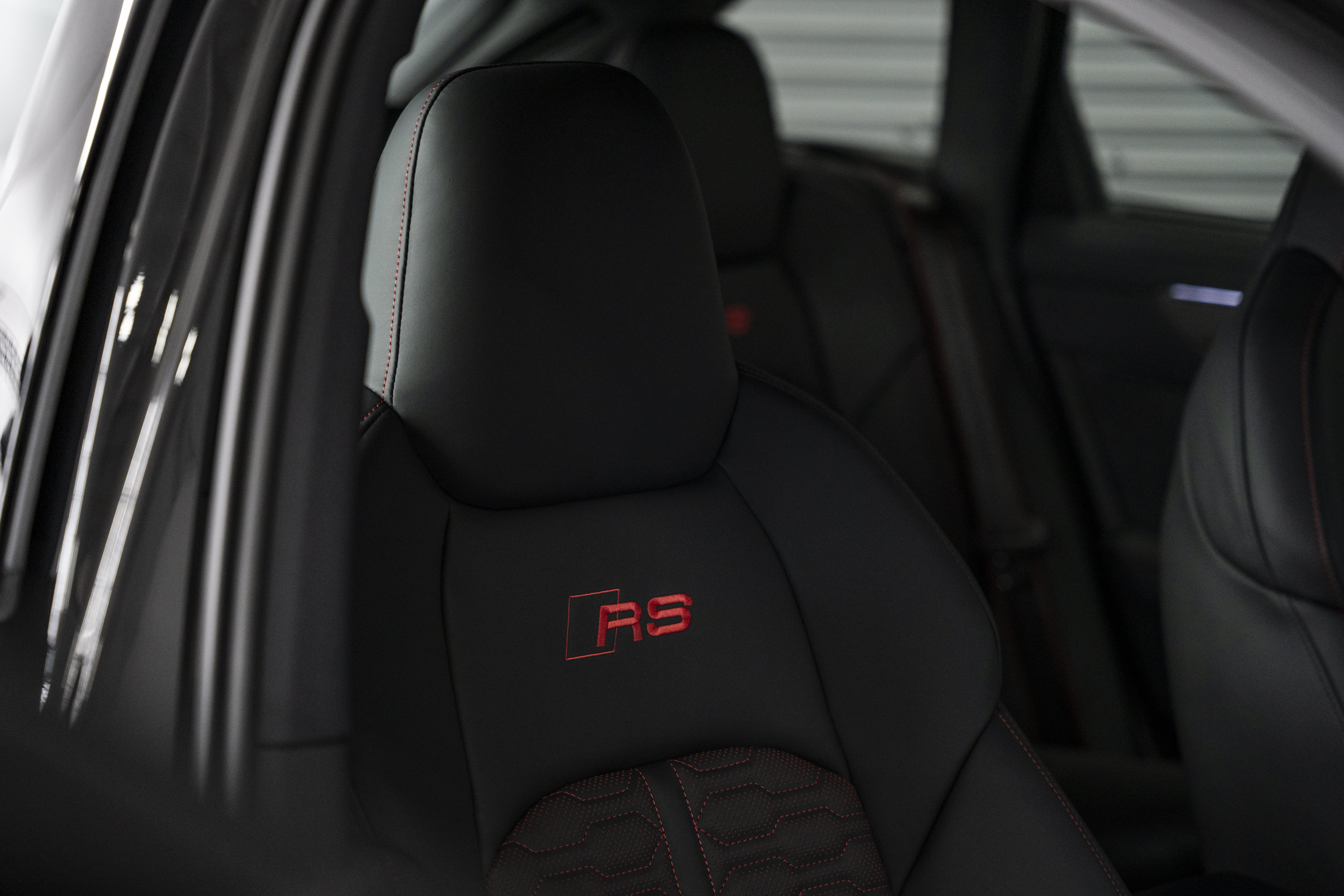 Used 2025 Audi RS 6 performance AWD/4WD image 32