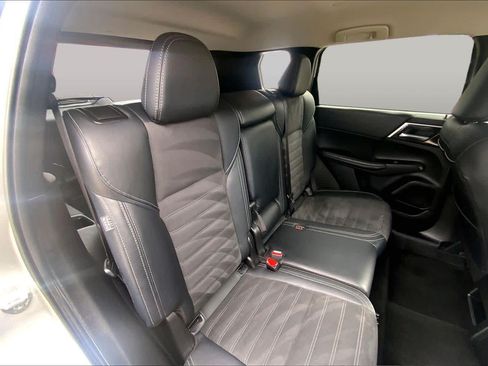 Used 2024 Mitsubishi Outlander SE AWD/4WD image 19