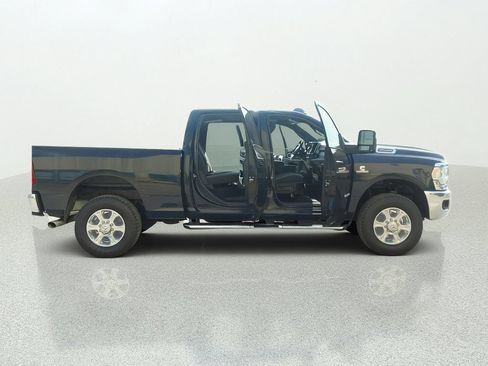 Used 2024 RAM 2500 Big Horn AWD/4WD image 14