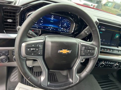 Used 2025 Chevrolet Silverado 1500 LT AWD/4WD image 16