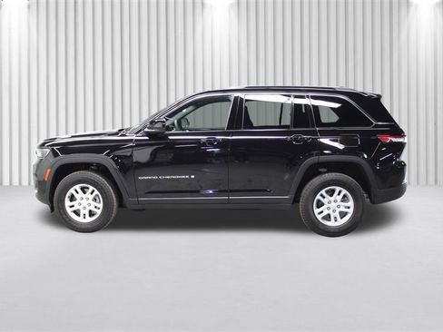 New 2025 Jeep Grand Cherokee Laredo w/ Luxury Tech Group I image 7