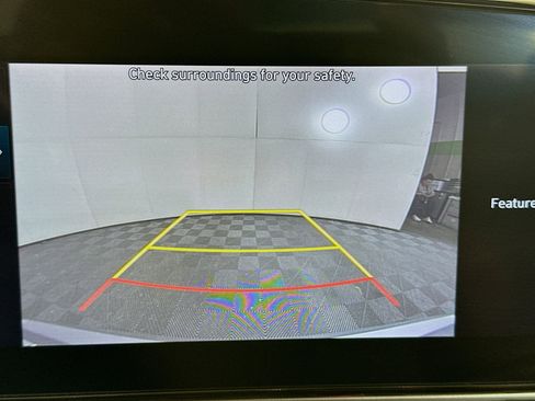 Used 2025 Hyundai Elantra SEL image 23