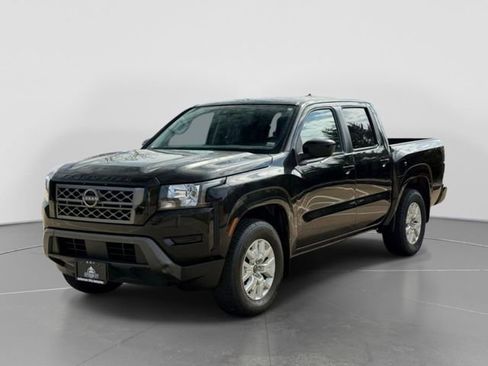 Used 2022 Nissan Frontier SV RWD image 2