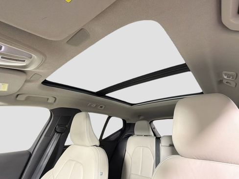 Certified 2023 Volvo XC40 B5 Plus w/ Protection Package Premier image 22