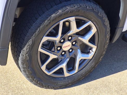 Certified 2023 GMC Sierra 1500 SLT AWD/4WD image 7