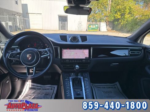 Used 2020 Porsche Macan image 40