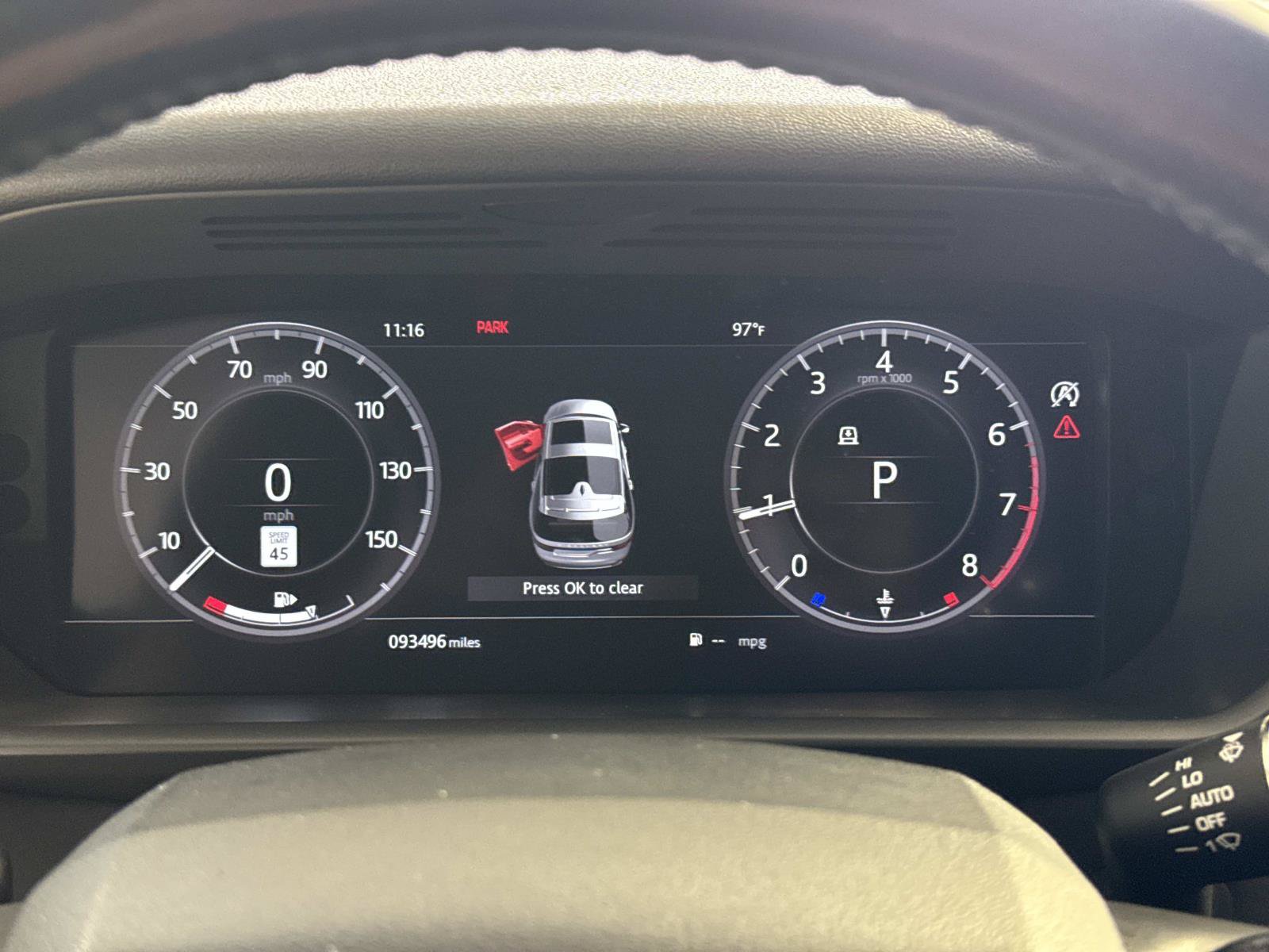 Used 2018 Land Rover Discovery HSE AWD/4WD image 28