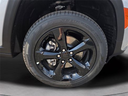 New 2026 Jeep Grand Cherokee L Limited image 39