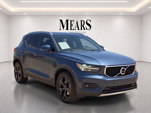 Used 2021 Volvo XC40 T4 Momentum FWD image 8