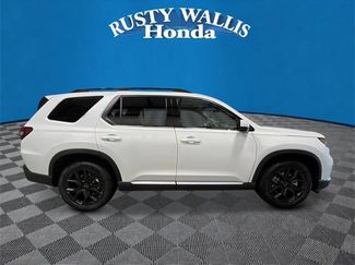 New 2025 Honda Pilot Touring video 2