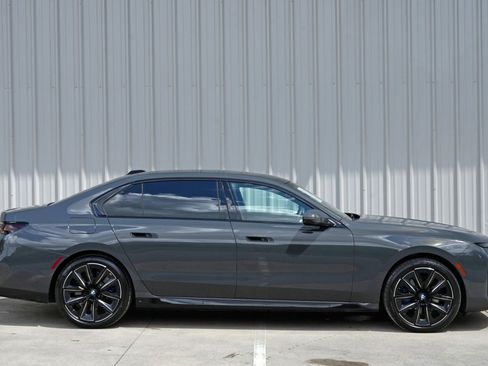 Used 2023 BMW 760i xDrive w/ Executive Package AWD/4WD image 57