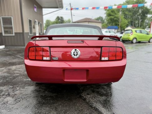 Used 2006 Ford Mustang Convertible RWD image 7
