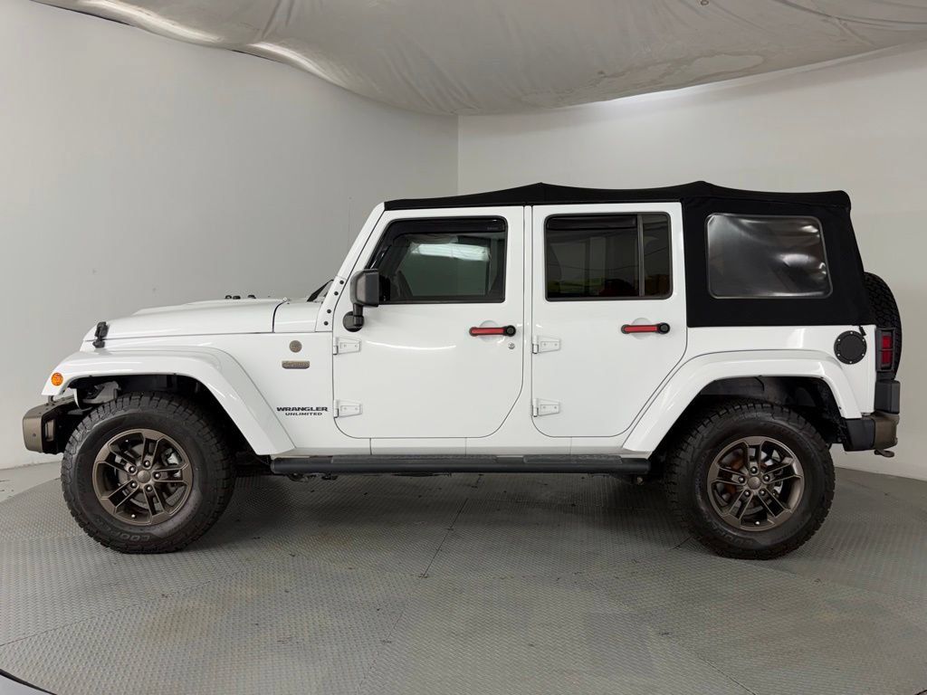 Used 2017 Jeep Wrangler Unlimited Sahara AWD/4WD image 4