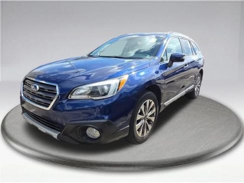 Used 2017 Subaru Outback 2.5i Touring AWD/4WD image 12