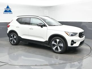 Used 2026 Volvo XC40 B5 Plus AWD/4WD video 1