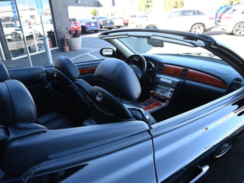 Used 2005 Lexus SC 430 Convertible image 47
