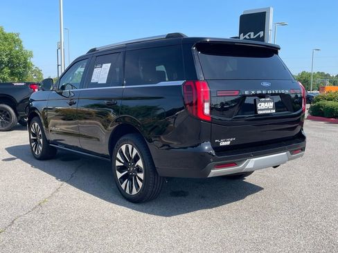 Used 2025 Ford Expedition Platinum w/ Driver's Package AWD/4WD image 5