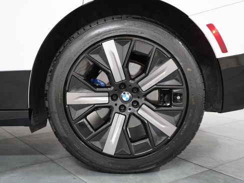 Used 2025 BMW iX xDrive50 AWD/4WD image 35