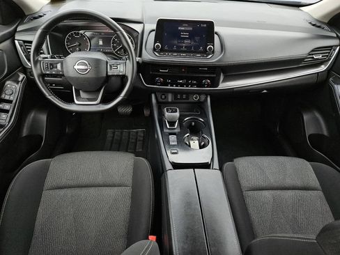 Used 2025 Nissan Rogue SV FWD image 10