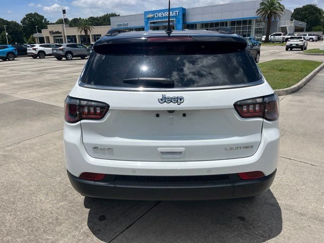 Used 2025 Jeep Compass Limited AWD/4WD image 5