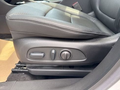 Used 2023 Buick Encore GX Essence w/ Advanced Technology Package AWD/4WD image 11