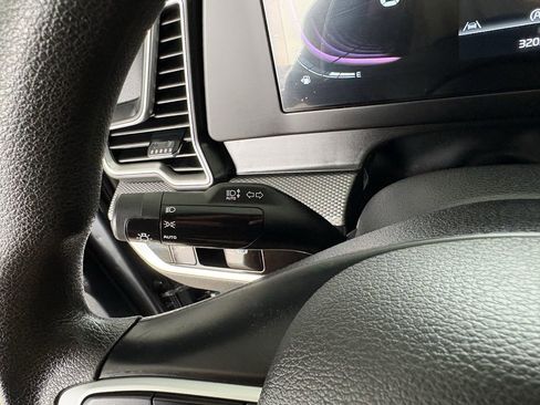 Certified 2025 Kia Sportage LX image 29