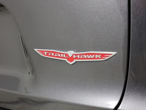 Used 2021 Jeep Cherokee Trailhawk w/ Sun, Sound & Nav Group AWD/4WD image 15