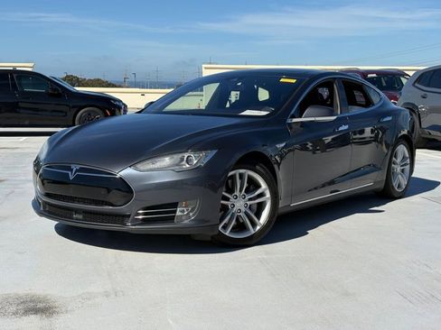 Used 2015 Tesla Model S 90D image 2