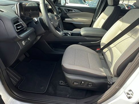 New 2026 Chevrolet Traverse LT image 13