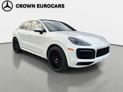 Used 2022 Porsche Cayenne GTS image 2