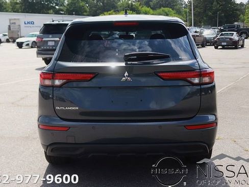 Used 2024 Mitsubishi Outlander SE AWD/4WD image 6