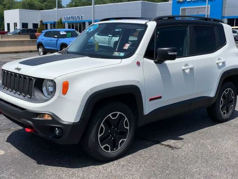 Used 2016 Jeep Renegade Trailhawk w/ Cold Weather Group AWD/4WD image 4