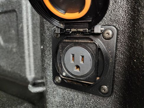 Used 2023 Chevrolet Silverado 1500 RST w/ Redline Edition AWD/4WD image 32