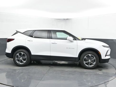Used 2025 Chevrolet Blazer LT image 12