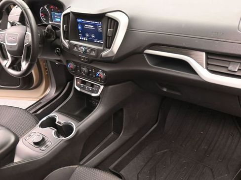 Used 2023 GMC Terrain SLE w/ Driver Convenience Package image 29