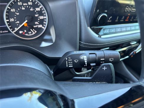 Used 2023 Nissan Rogue SL w/ SL Premium Package FWD image 23