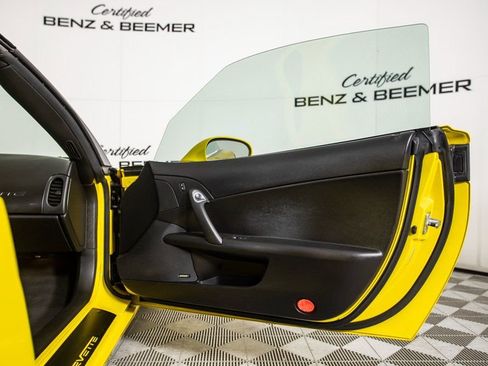 Used 2006 Chevrolet Corvette Convertible w/ Preferred Equipment Group image 15