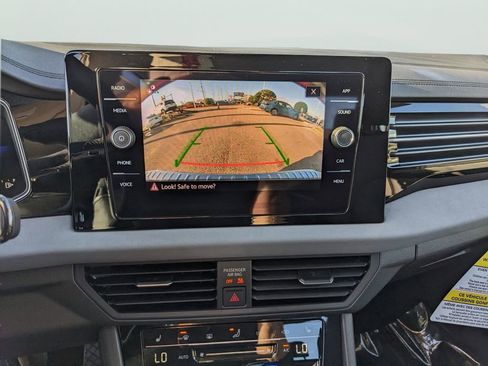 New 2026 Volkswagen Jetta SE FWD image 19