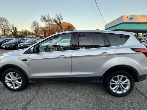 Used 2019 Ford Escape SE image 6