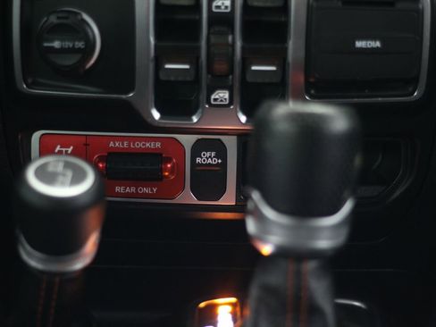 Used 2021 Jeep Gladiator Mojave AWD/4WD image 25