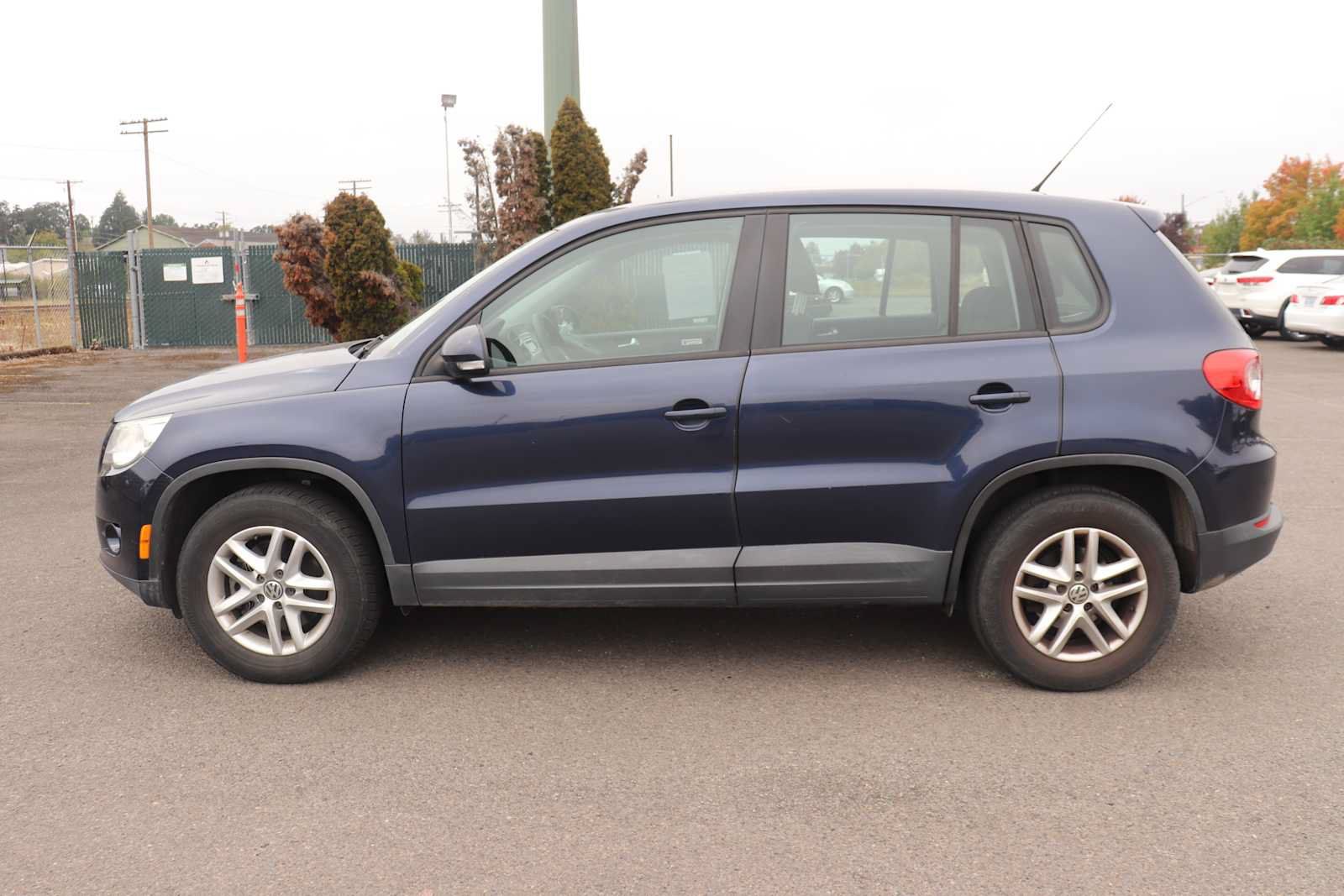 Used 2011 Volkswagen Tiguan S AWD/4WD image 8