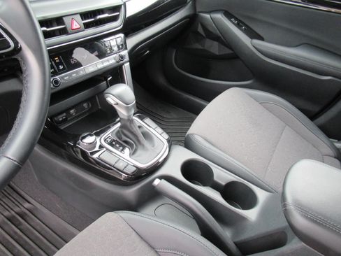Used 2024 Kia Seltos S FWD image 15