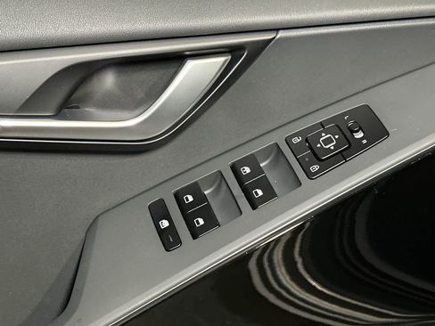 New 2026 Kia Niro Wind FWD image 19