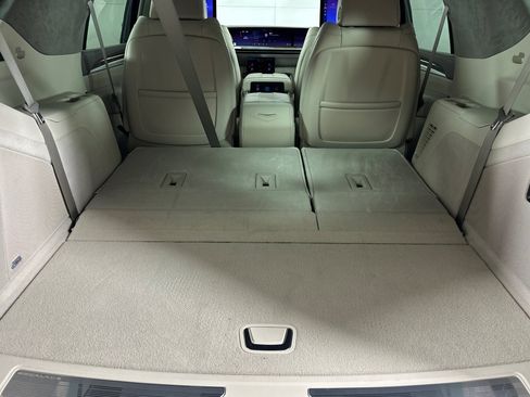 Used 2025 Cadillac Escalade Sport Platinum image 16